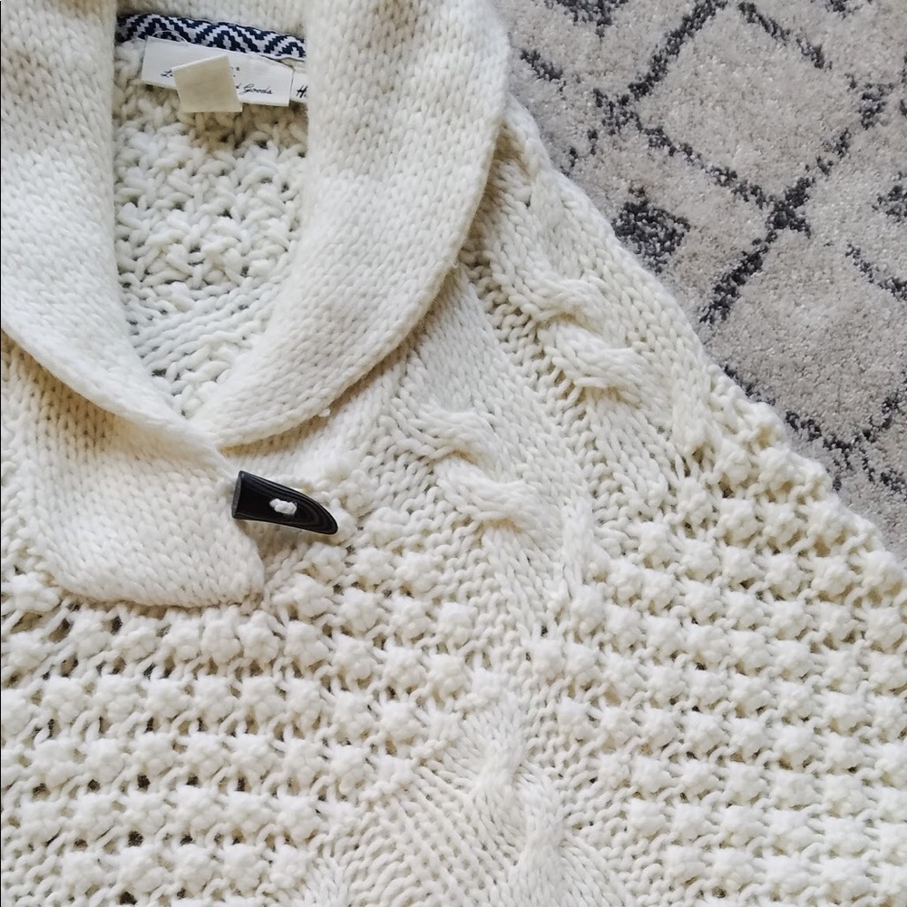 H&M shawl - Picture 2 of 3